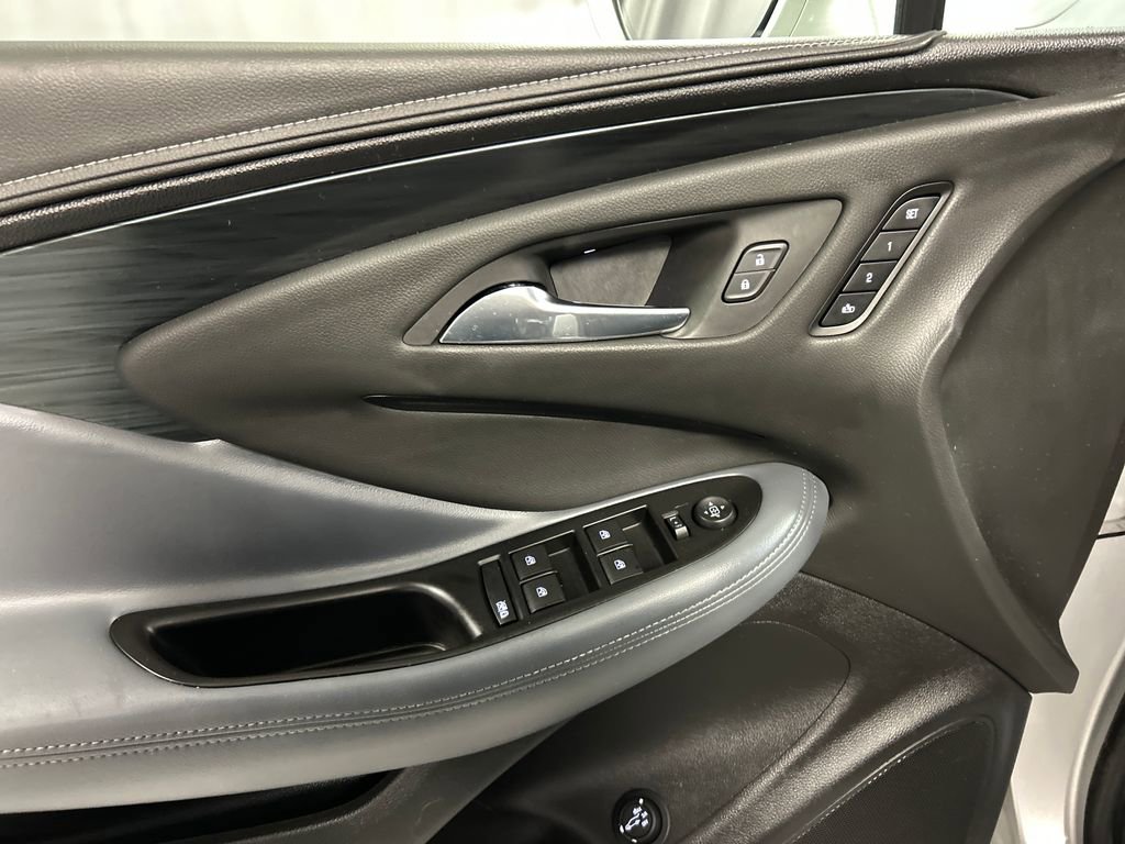 Used 2019 Buick Envision Essence image 14
