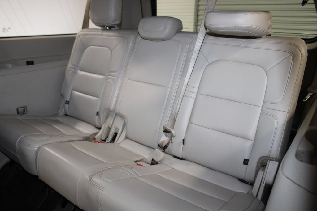 Used 2020 Lincoln Navigator L Reserve w/ Luxury Package AWD/4WD image 27
