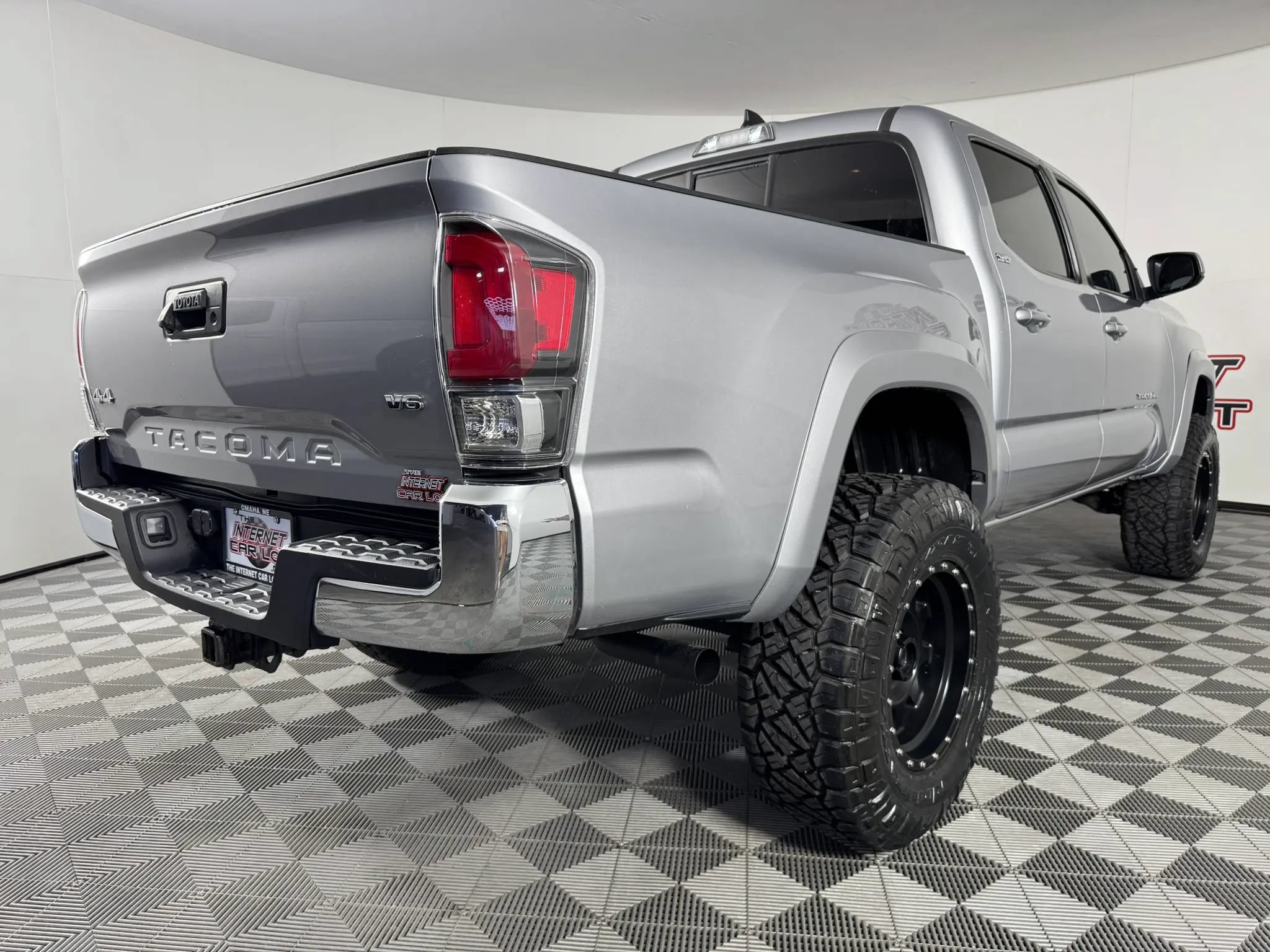 Used 2016 Toyota Tacoma SR5 w/ SR5 Appearance Package (SN) AWD/4WD image 25