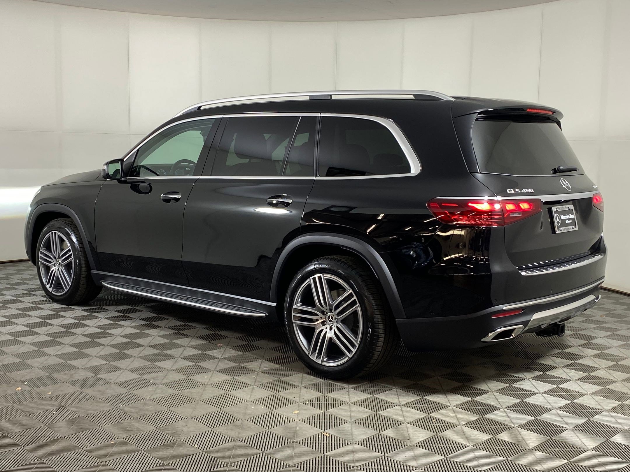 New 2026 Mercedes-Benz GLS 450 4MATIC image 3