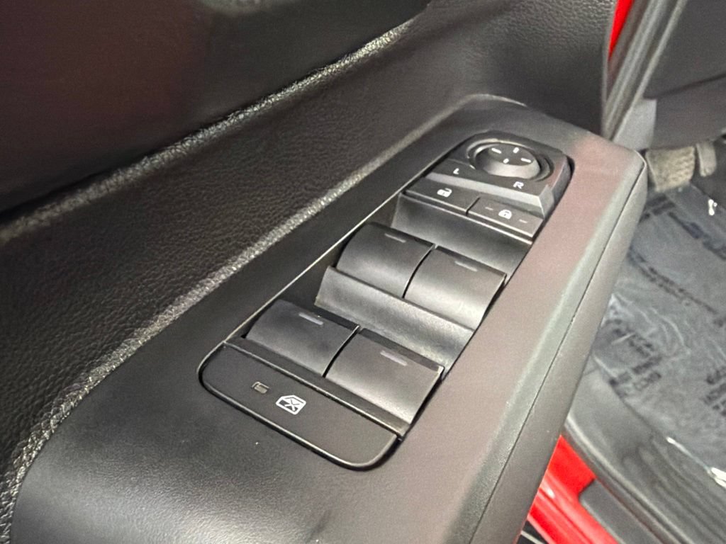 Used 2025 Toyota Tacoma SR5 AWD/4WD image 20