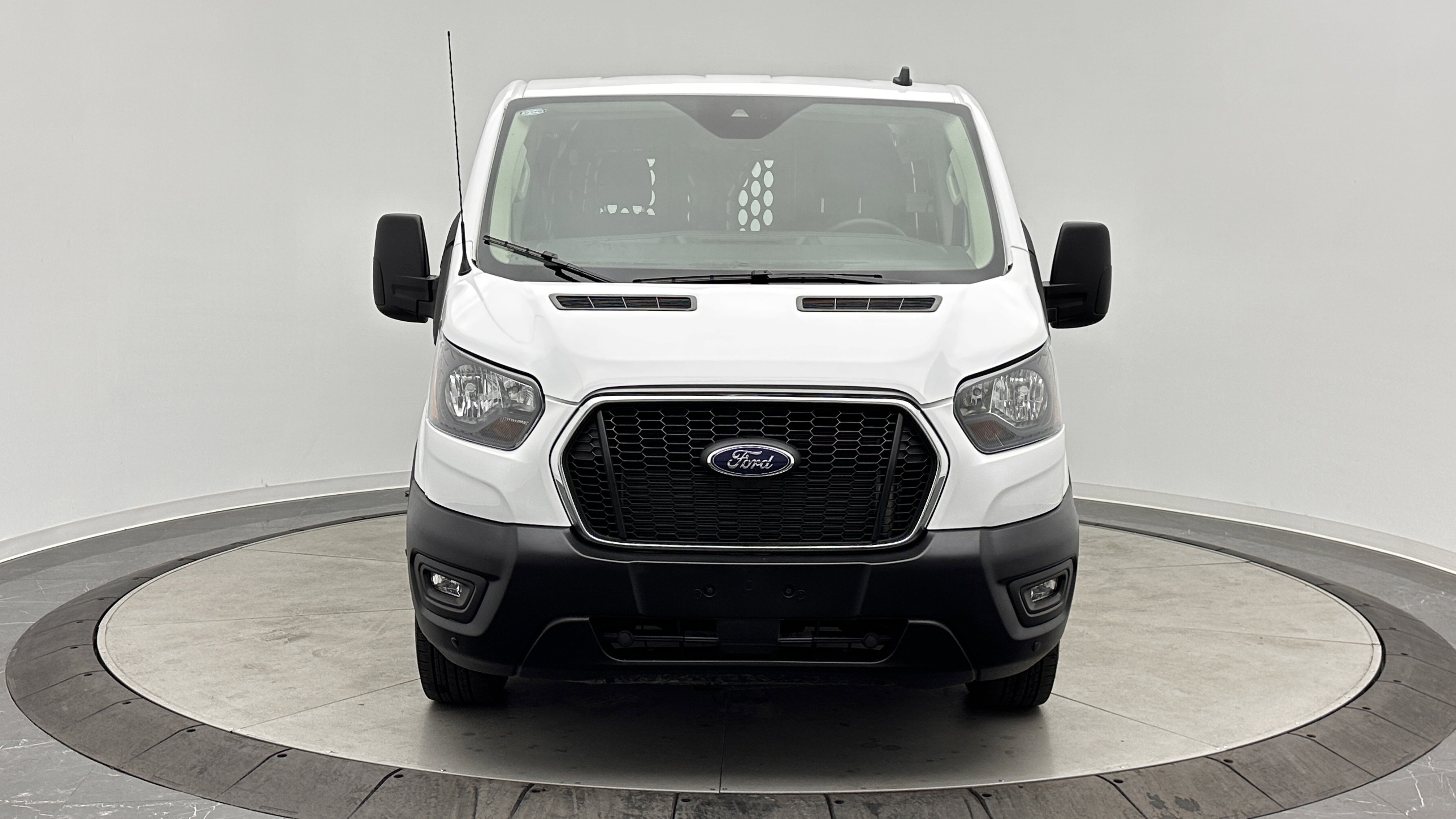 Used 2025 Ford Transit 250 Low Roof w/ Exterior Upgrade Package RWD image 2