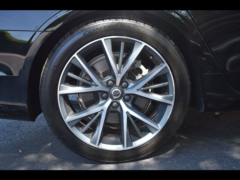 Used 2017 Volvo S90 T5 Momentum w/ Vision Package FWD image 38