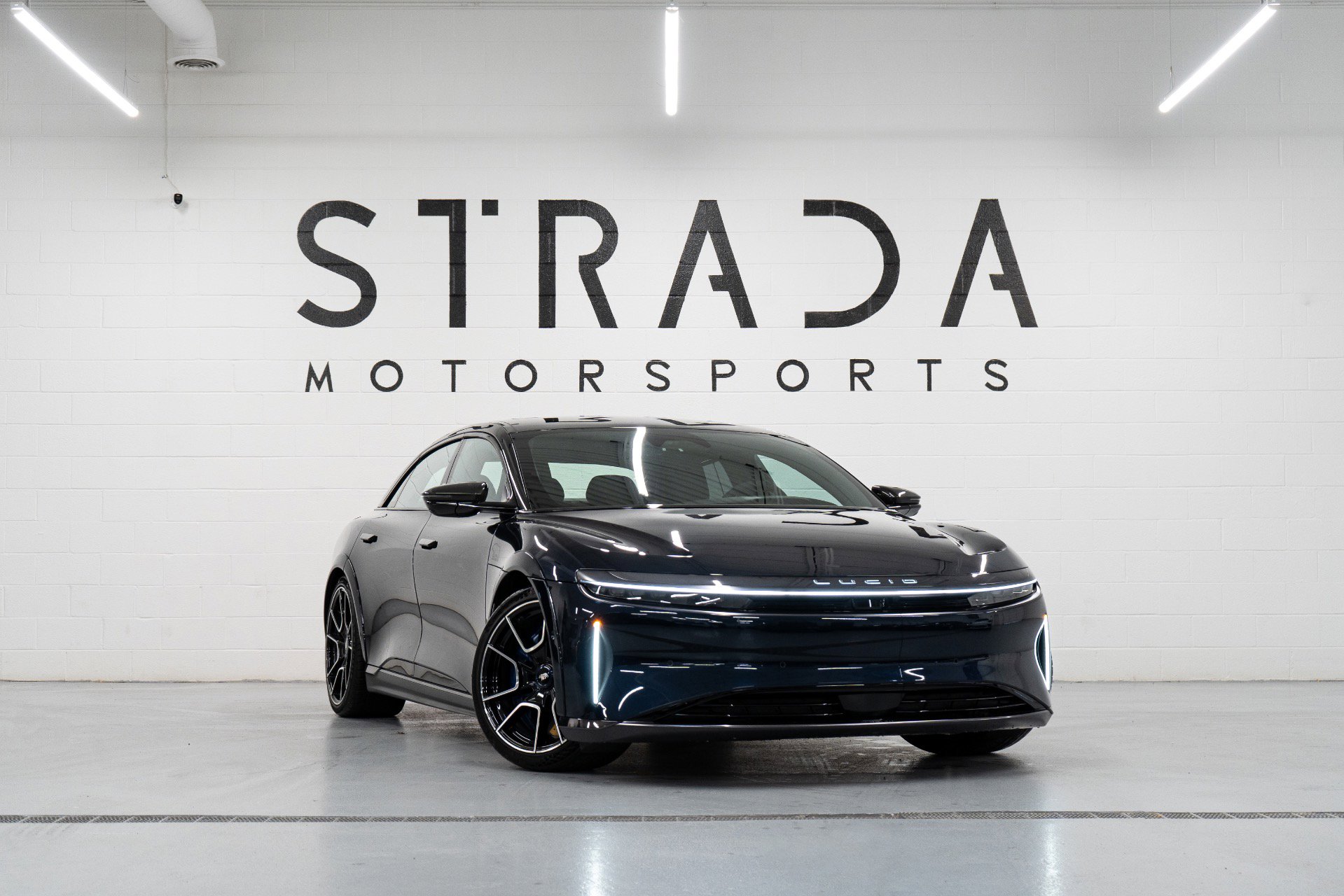 Used 2024 Lucid Air Sapphire image 1