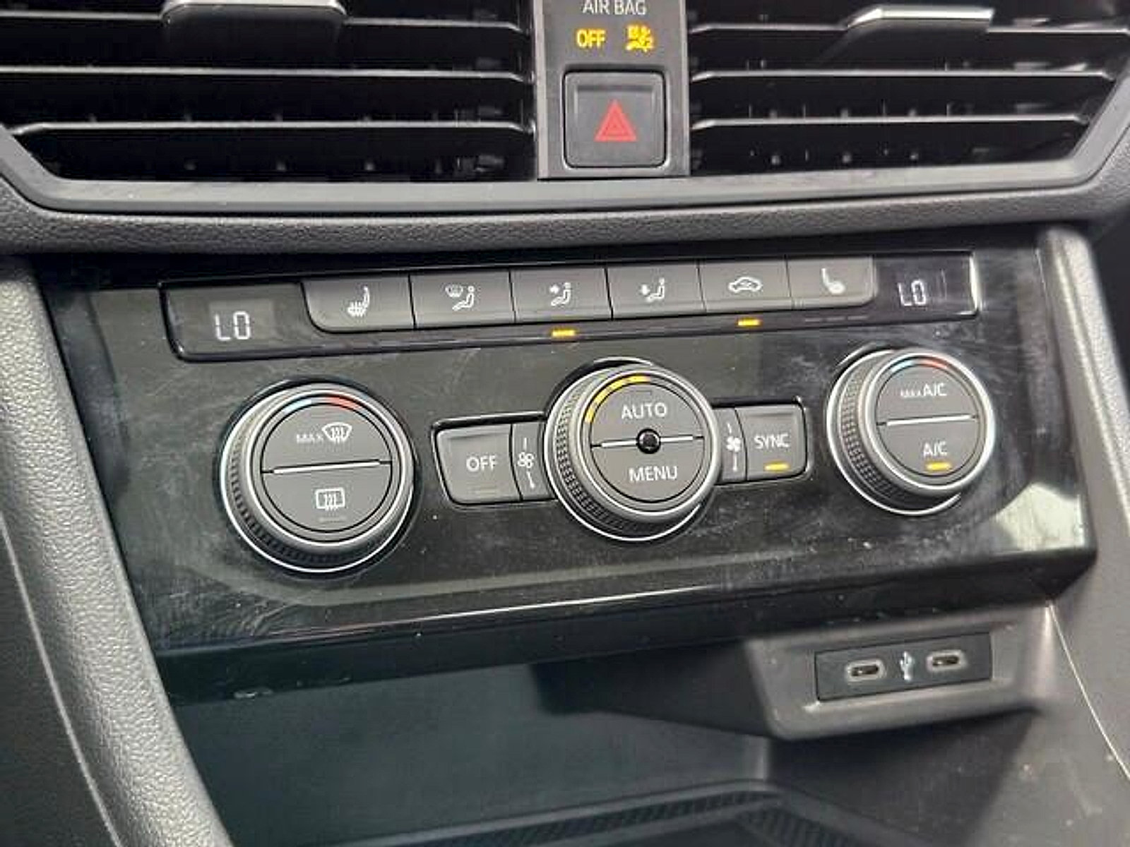 Used 2023 Volkswagen Jetta SEL FWD image 18
