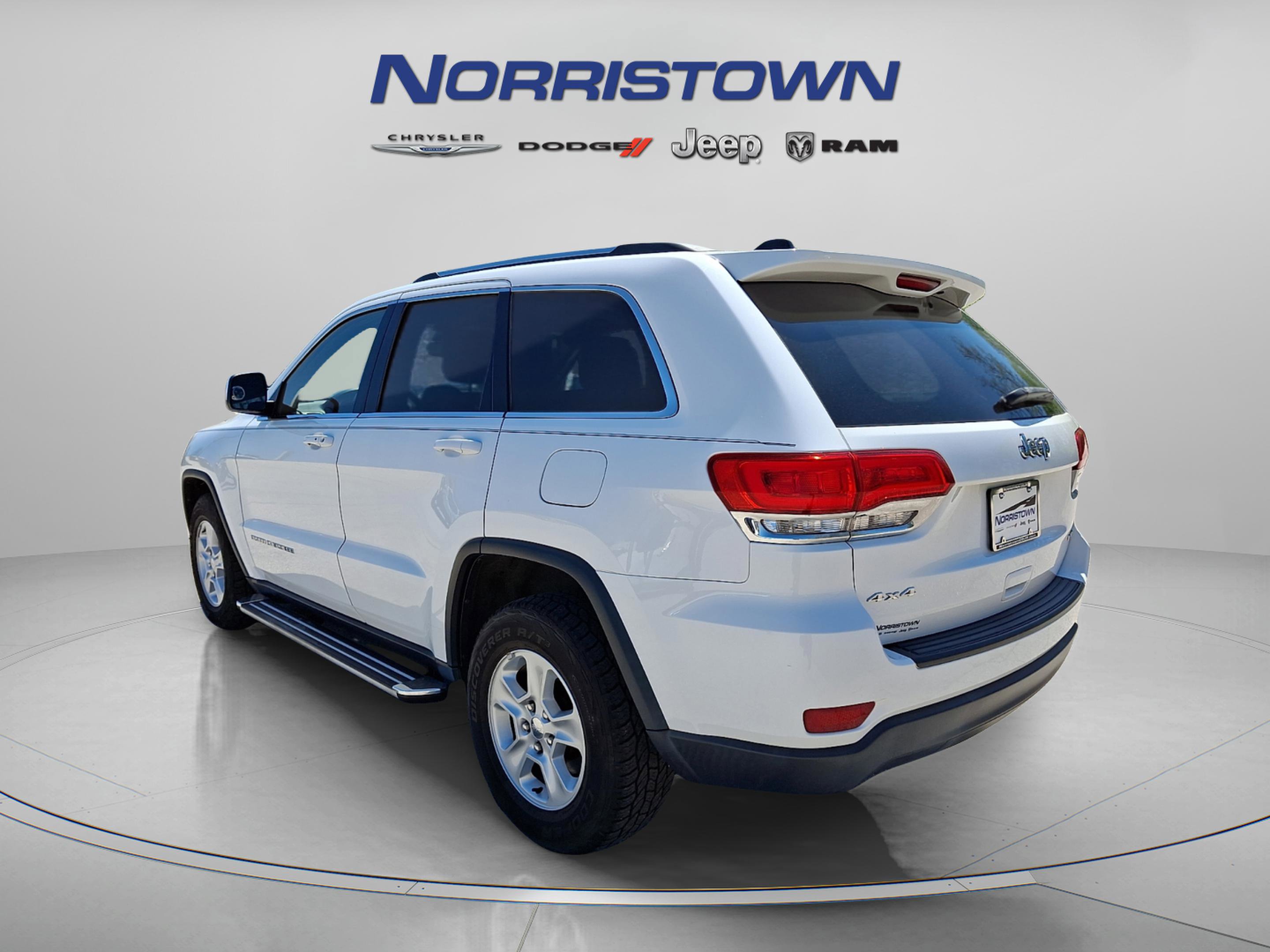 Used 2015 Jeep Grand Cherokee Laredo w/ Quick Order Package 23E image 4