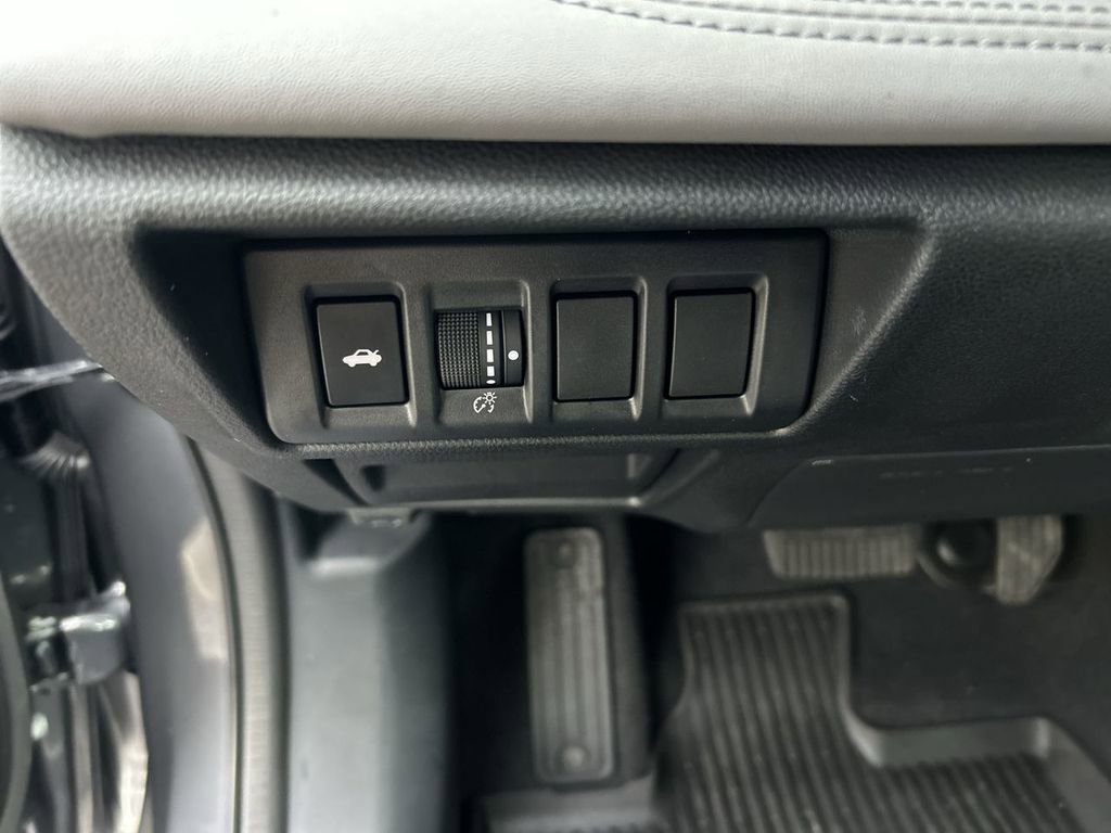 Certified 2025 Subaru Legacy Limited image 17