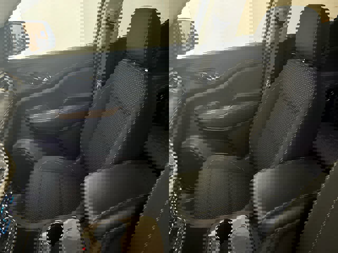 Used 2021 GMC Acadia SLE image 27