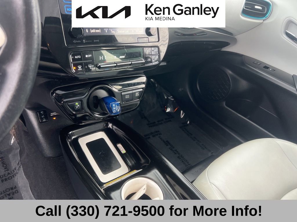 Used 2016 Toyota Prius Four w/ Advanced Technology Package image 33