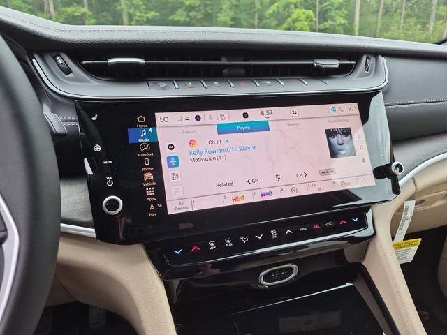 New 2026 Jeep Grand Cherokee Limited w/ Limited Altitude Package AWD/4WD image 35