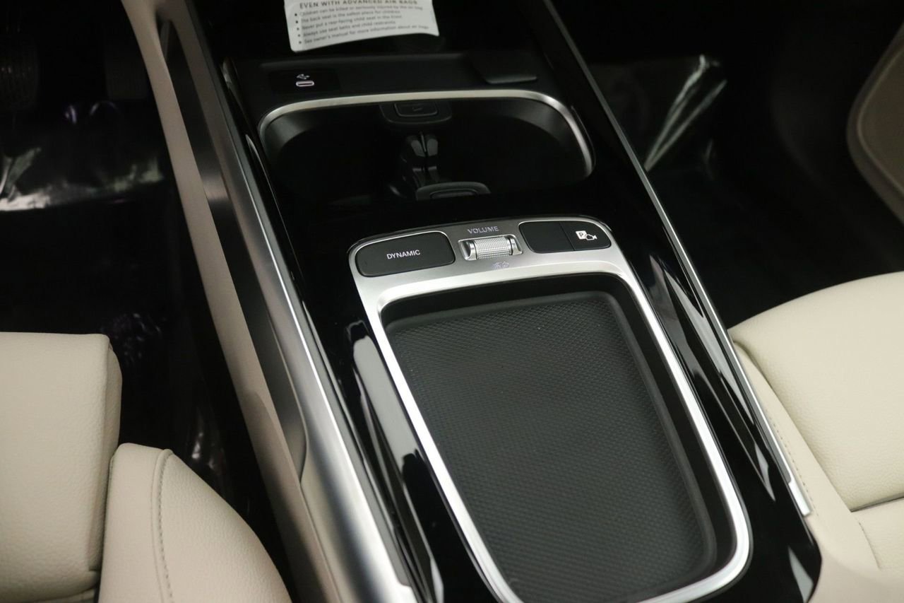 New 2026 Mercedes-Benz GLB 250 image 7