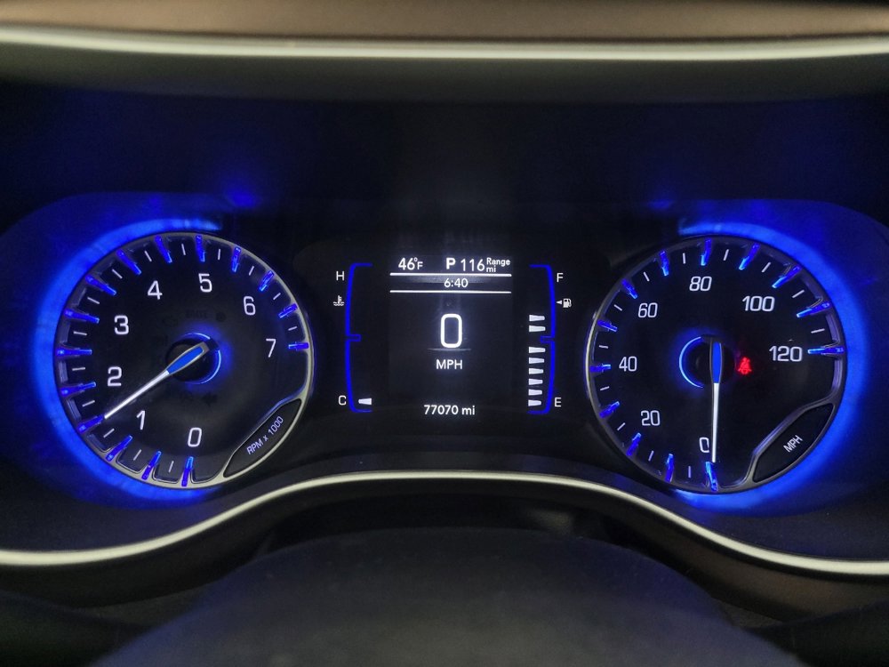 Used 2023 Chrysler Voyager LX image 23