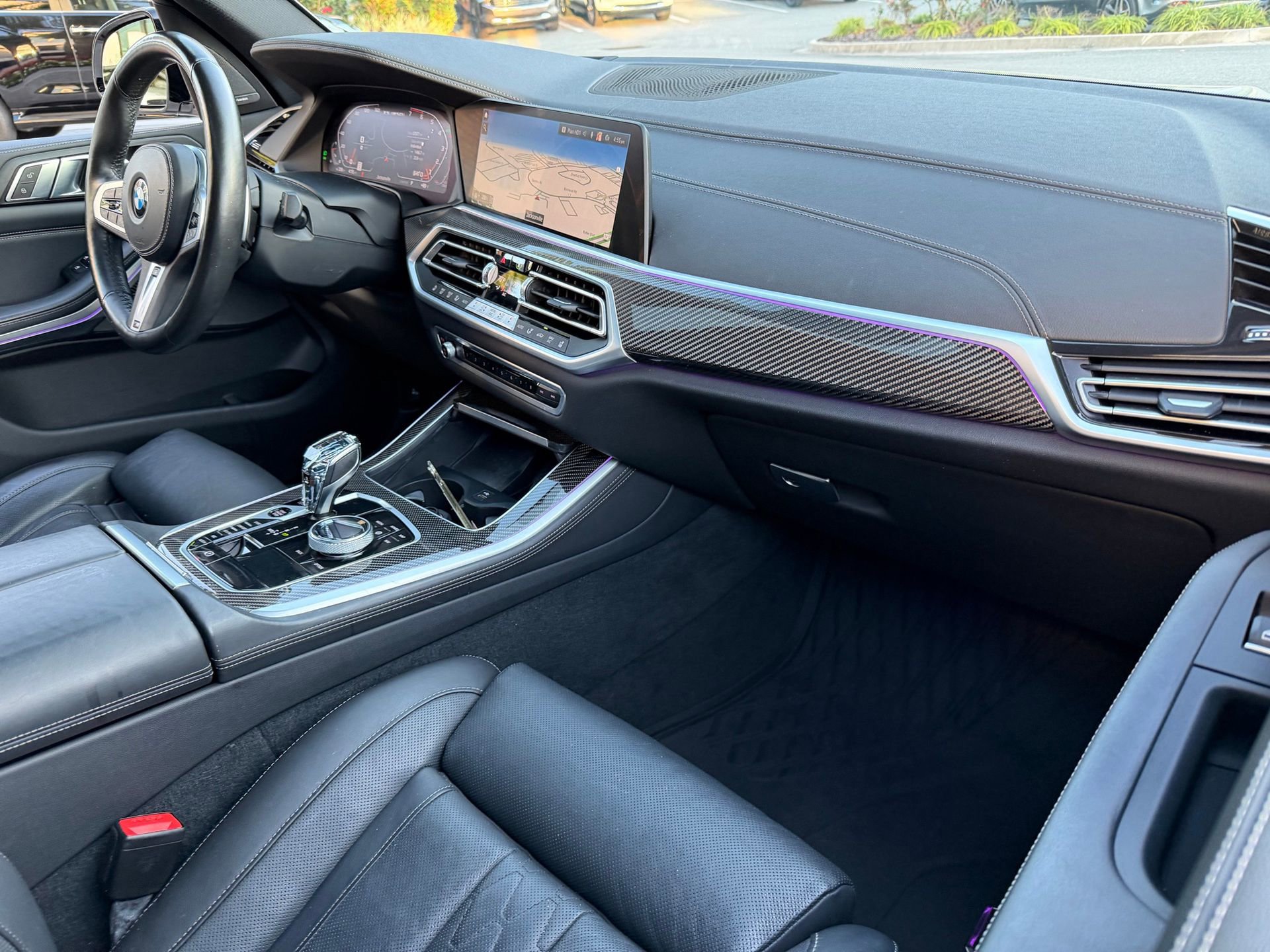 Used 2022 BMW X5 M50i w/ Premium Package image 2