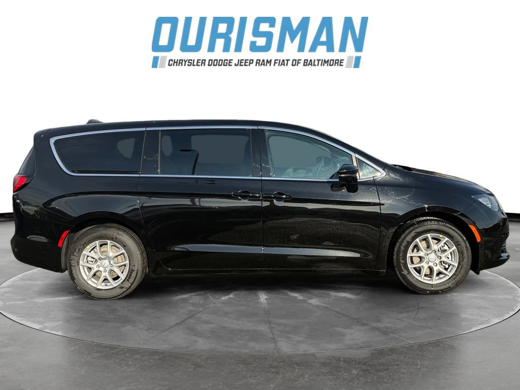 New 2026 Chrysler Voyager LX image 7