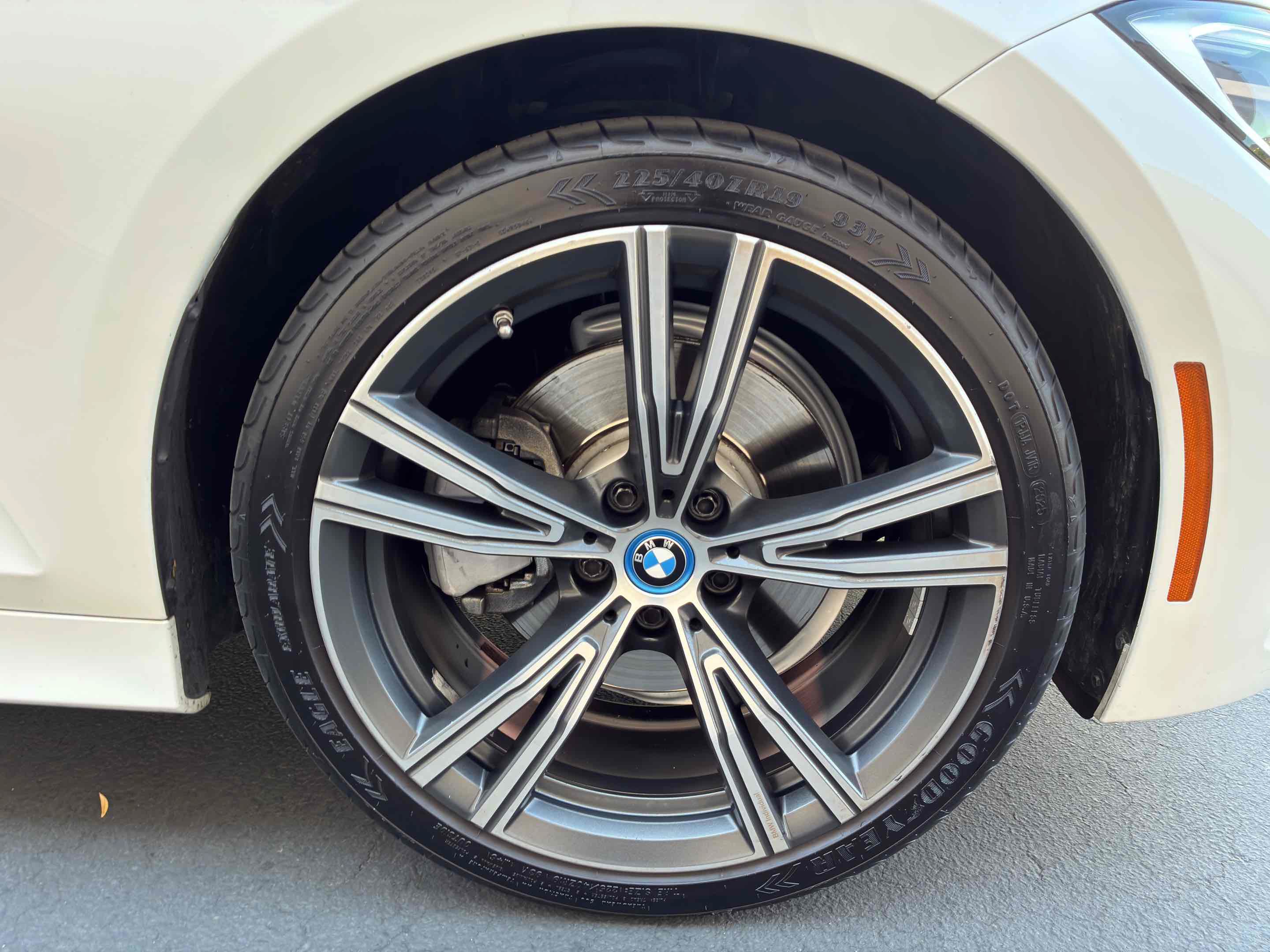 Used 2022 BMW 330e w/ Driving Assistance Package RWD image 14
