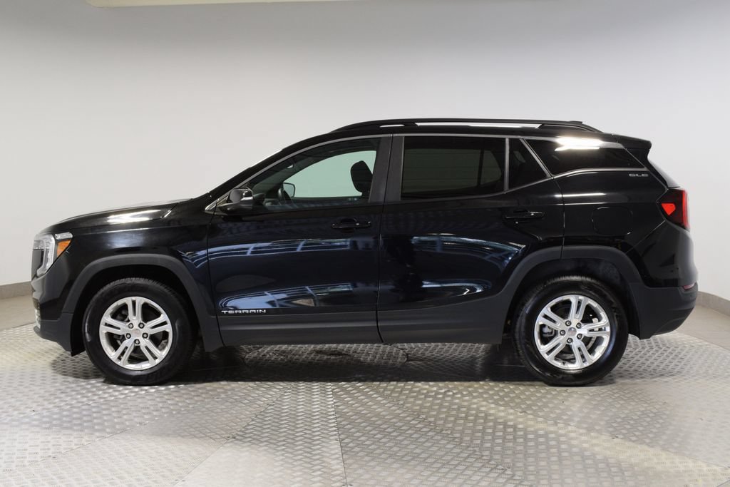 Used 2022 GMC Terrain SLE w/ Driver Convenience Package AWD/4WD image 9