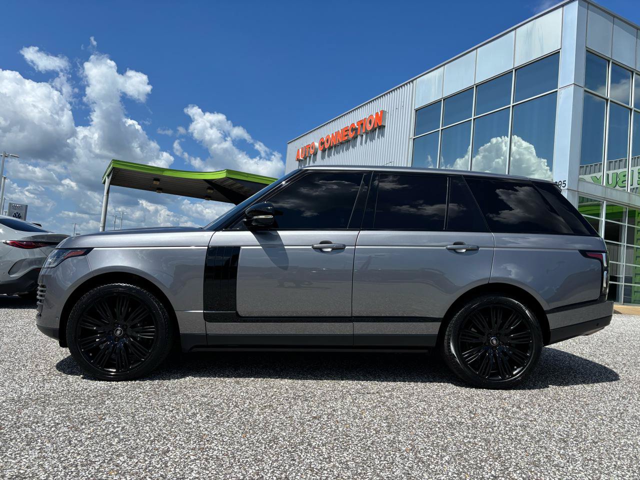 Used 2021 Land Rover Range Rover P525 Westminster Edition AWD/4WD image 2