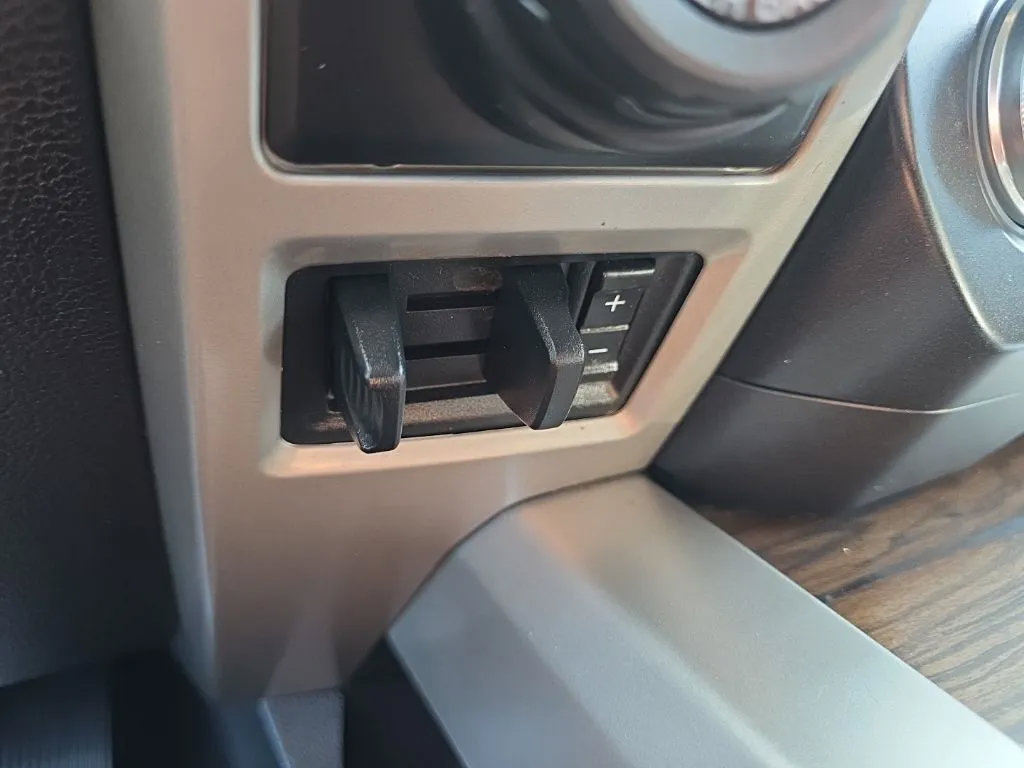 Used 2020 Ford F150 Lariat w/ Equipment Group 502A Luxury AWD/4WD image 34