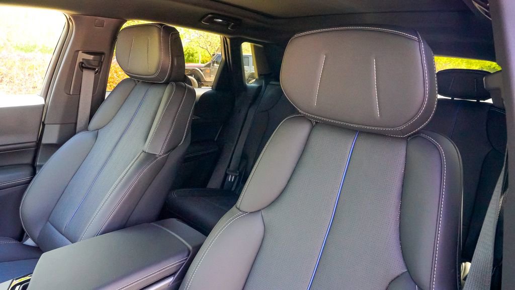 Used 2025 Cadillac Lyriq Luxury image 21