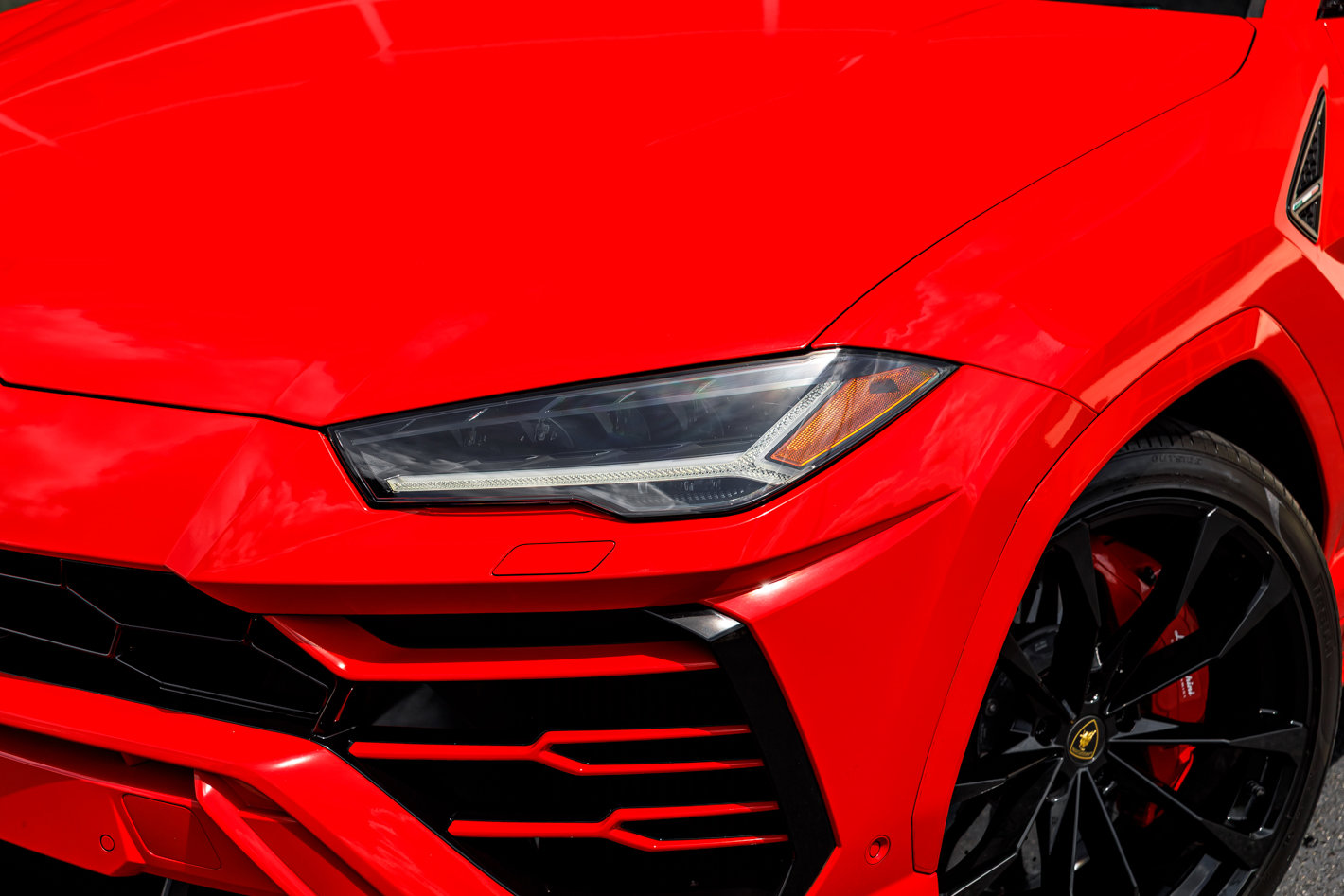Used 2022 Lamborghini Urus AWD/4WD image 2