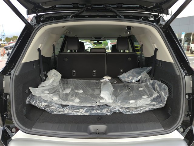 New 2025 Nissan Pathfinder SL image 14