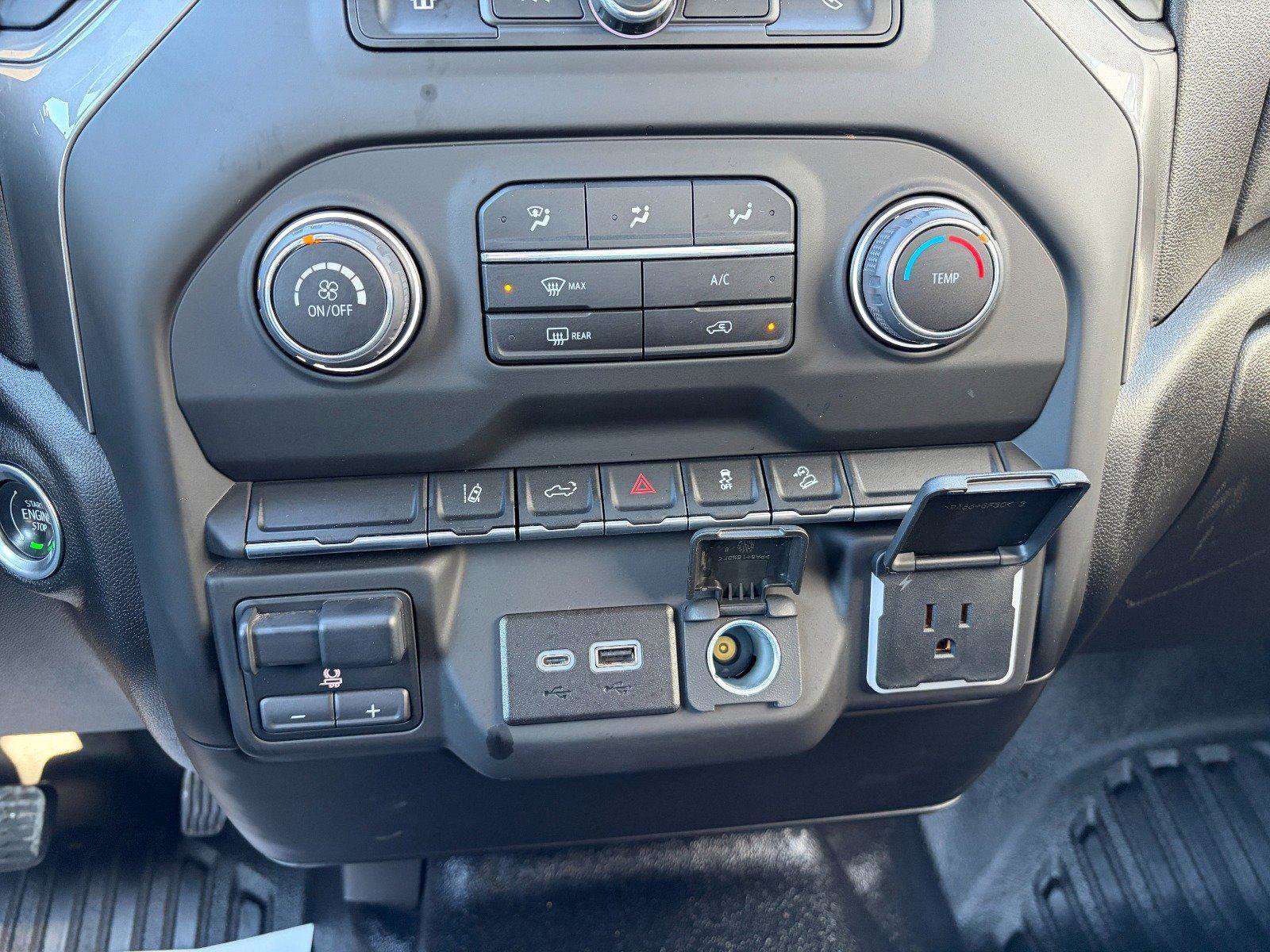 Used 2024 Chevrolet Silverado 2500 W/T image 15