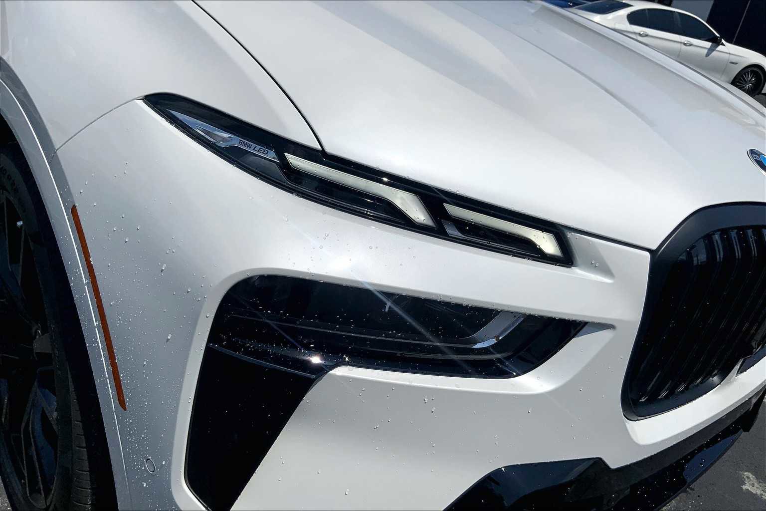 New 2026 BMW X7 M60i image 14