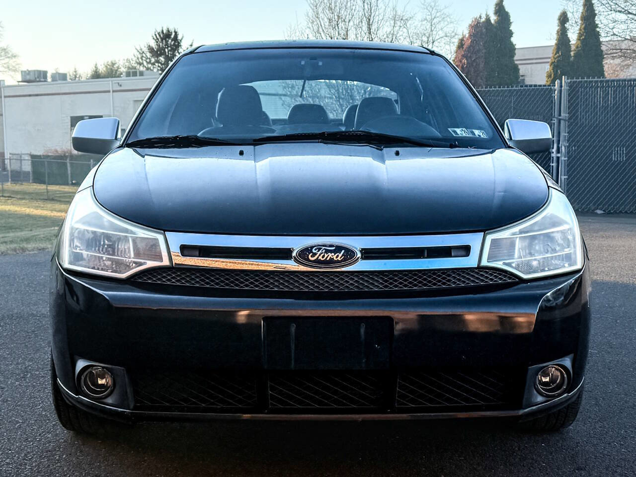 Used 2009 Ford Focus SEL image 2