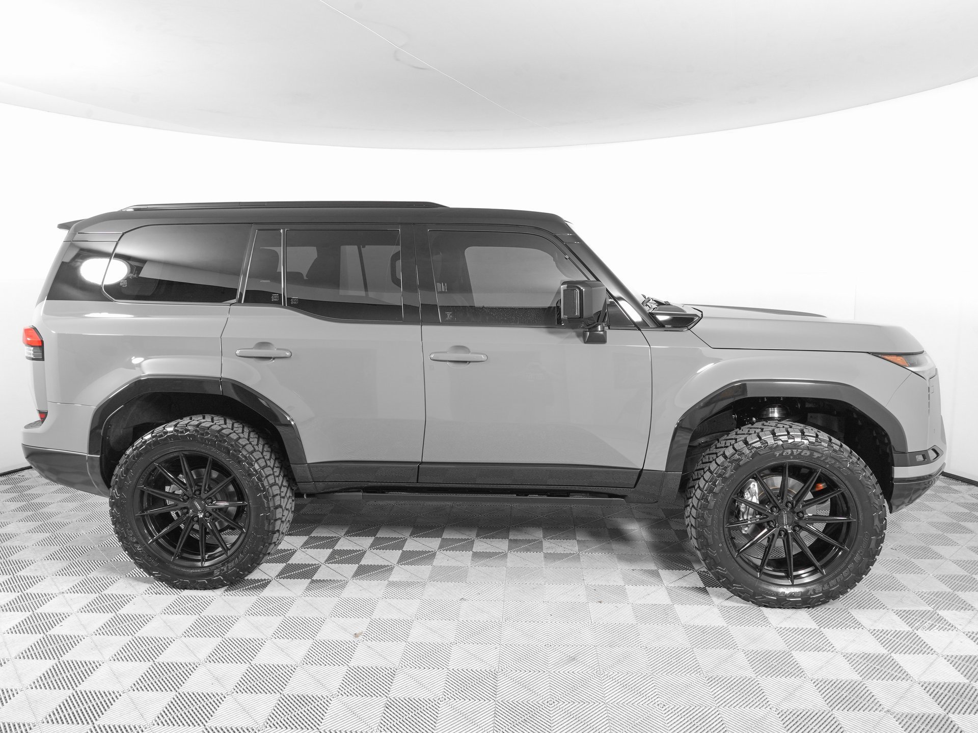 Used 2025 Lexus GX 550 image 5