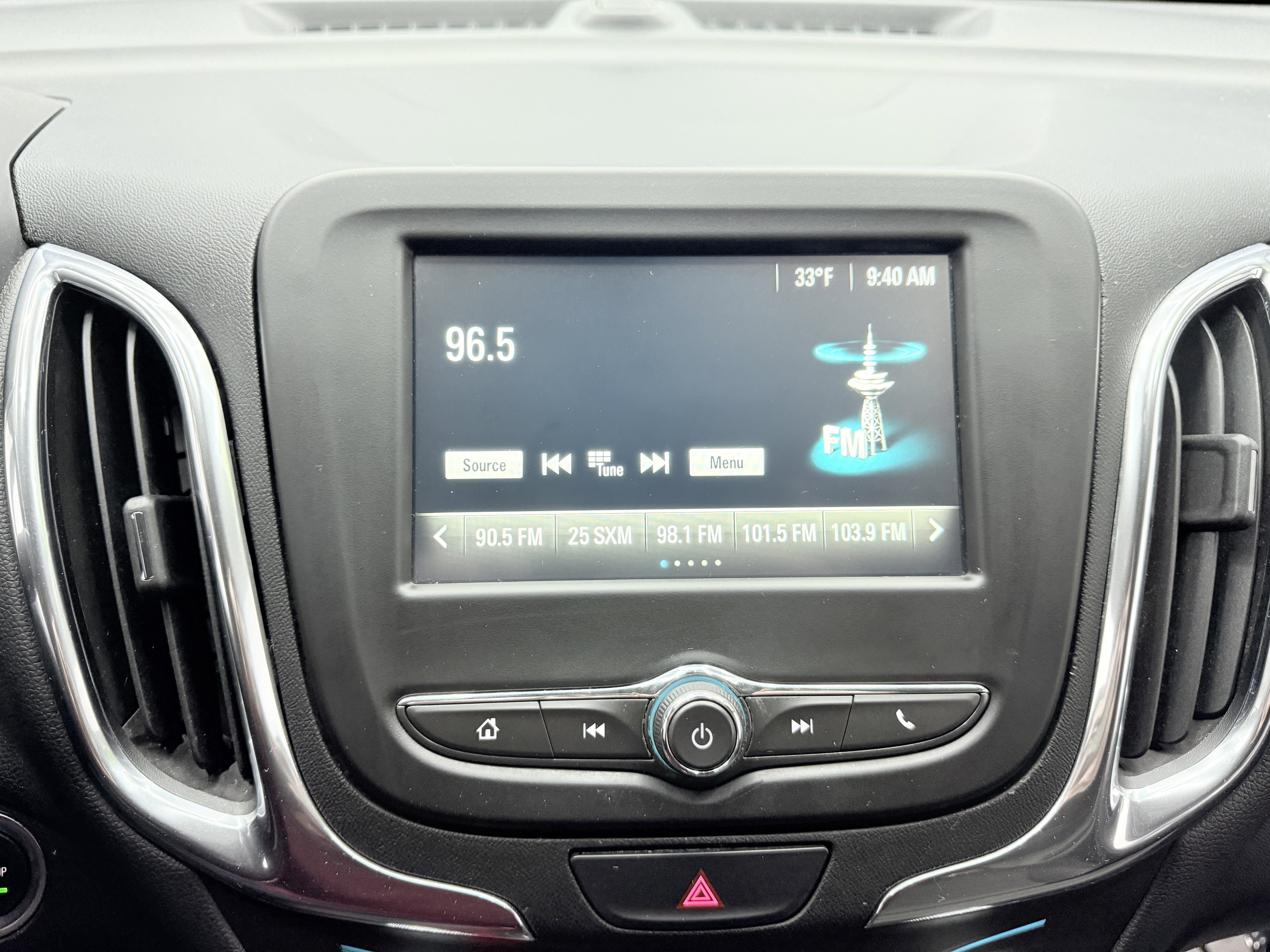 Used 2018 Chevrolet Equinox LT image 19