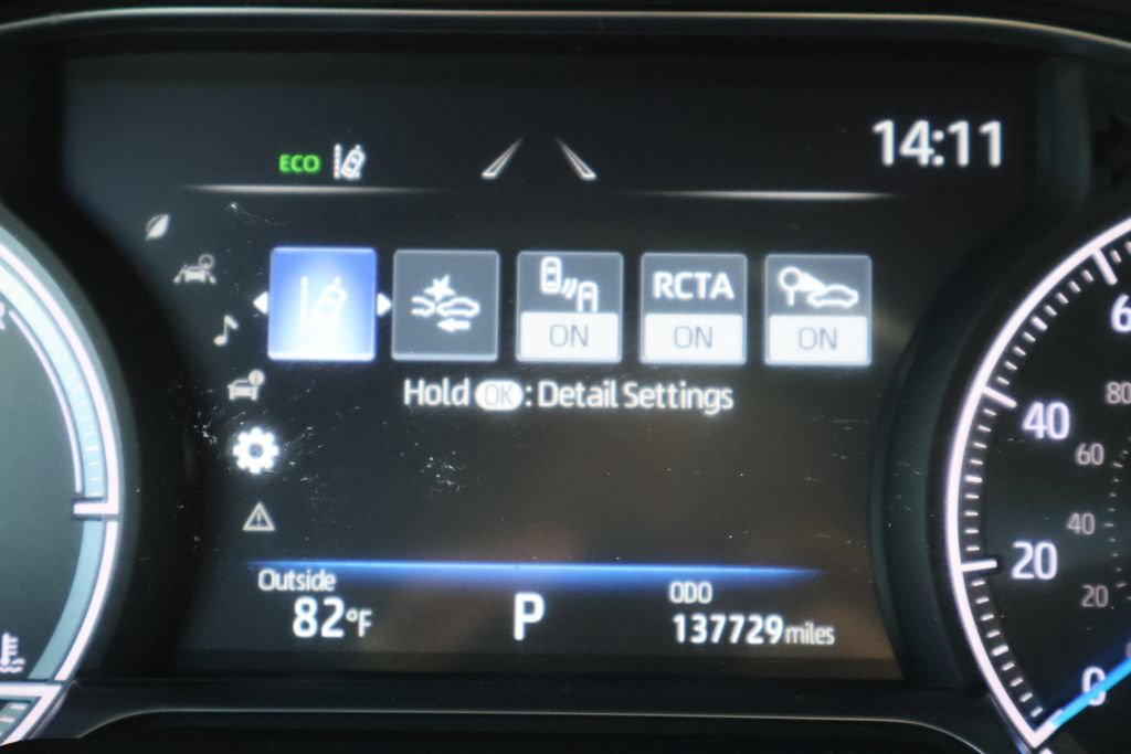 Used 2023 Toyota Venza LE AWD/4WD image 3
