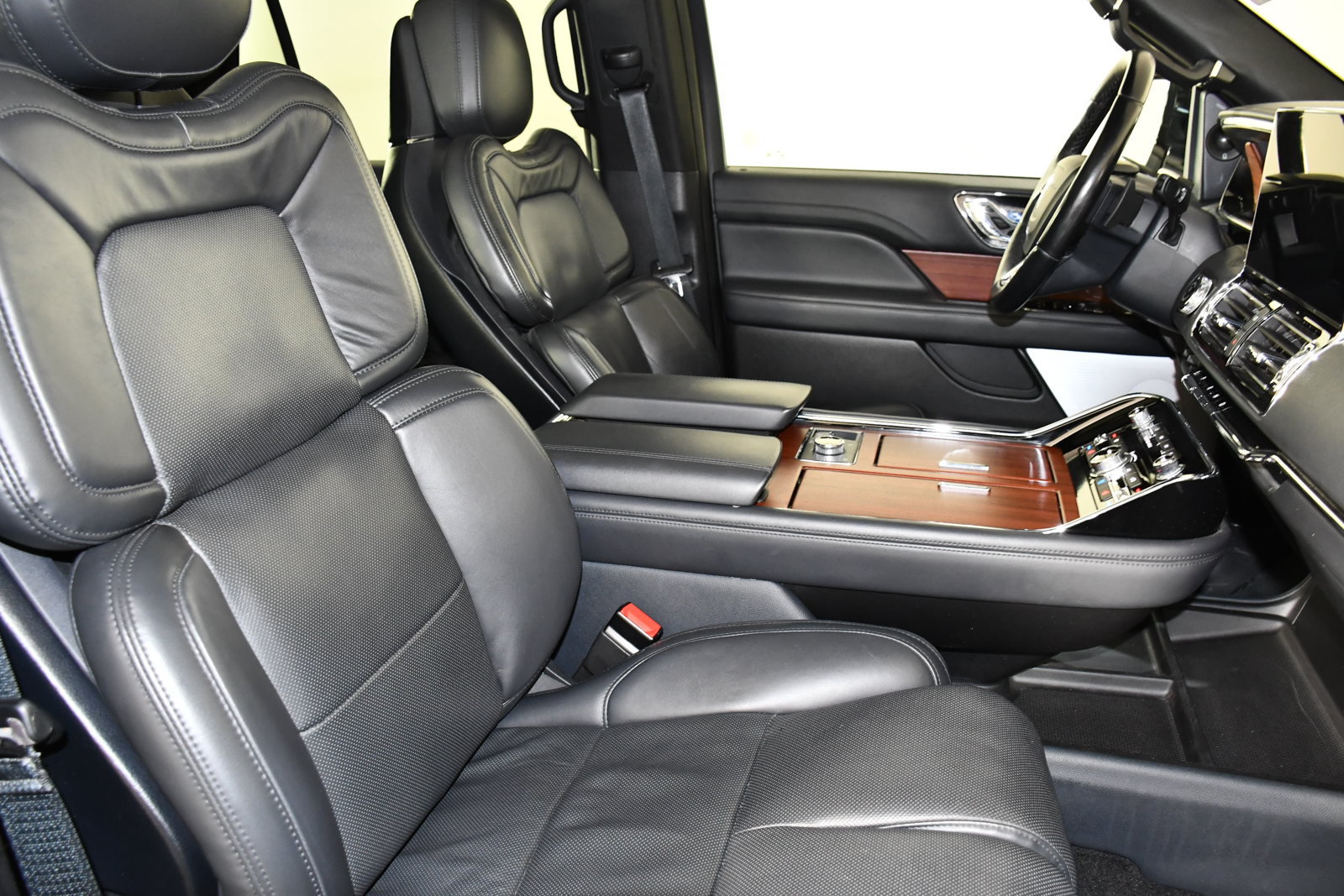 Used 2023 Lincoln Navigator L Reserve AWD/4WD image 47