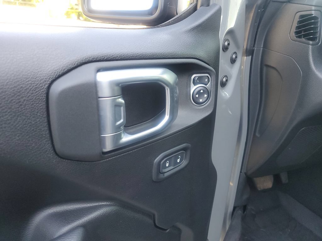 Used 2022 Jeep Wrangler Unlimited Sport AWD/4WD image 13
