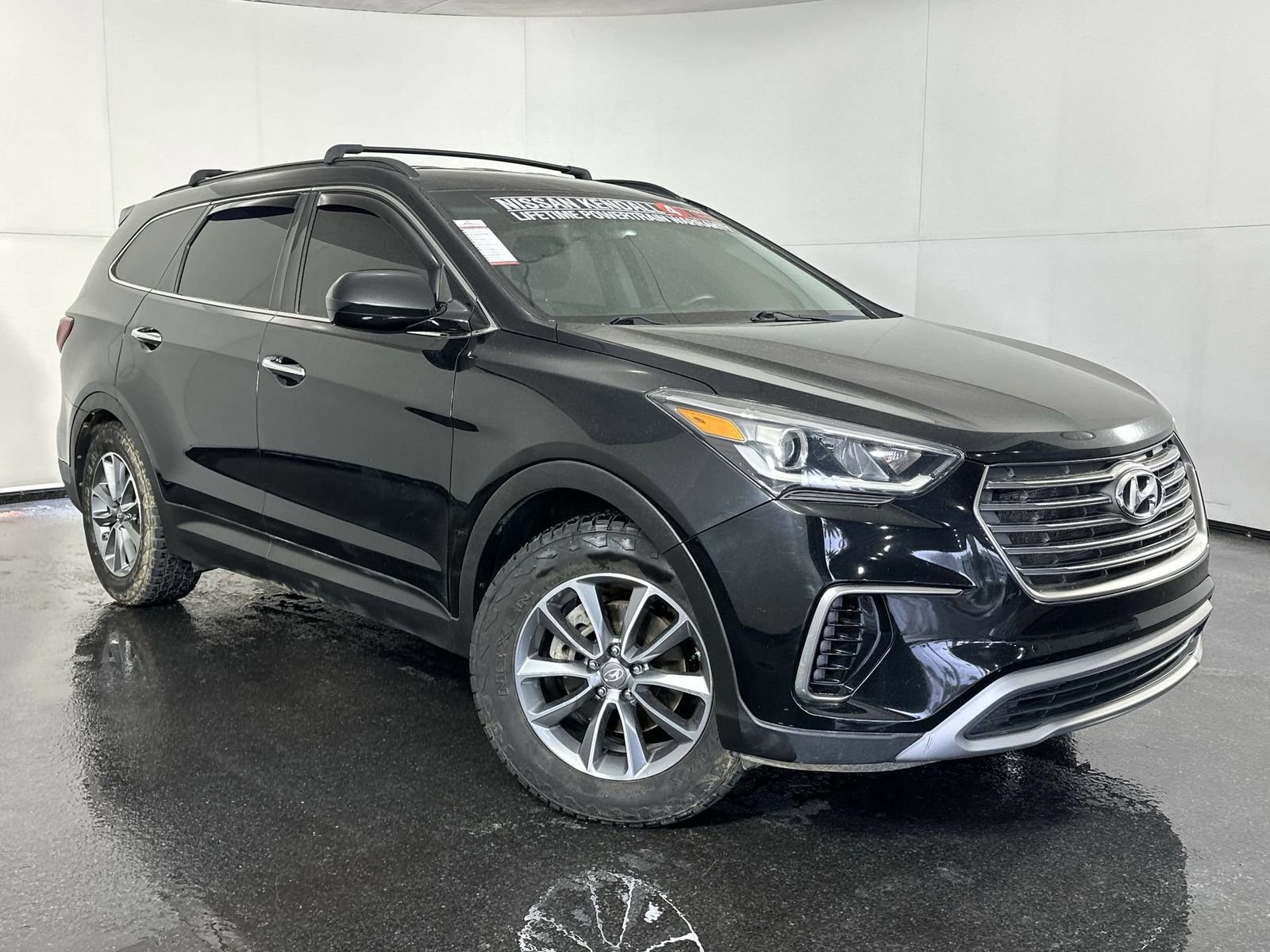 Used 2019 Hyundai Santa Fe XL SE image 2