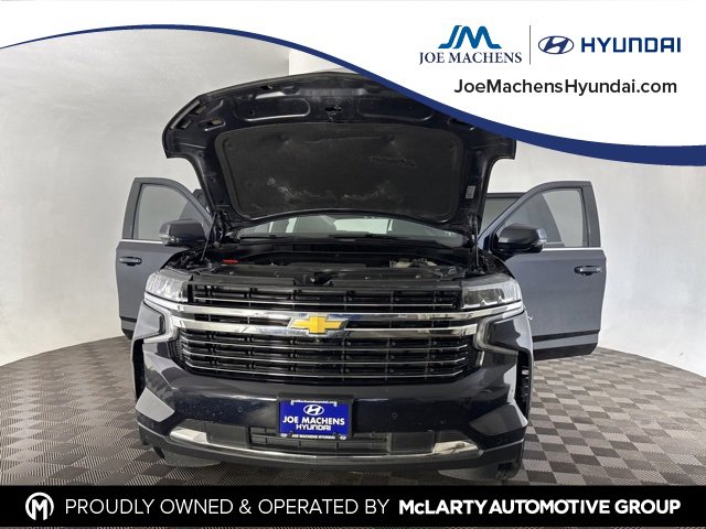 Used 2023 Chevrolet Suburban LT w/ LT Signature Plus Package image 12