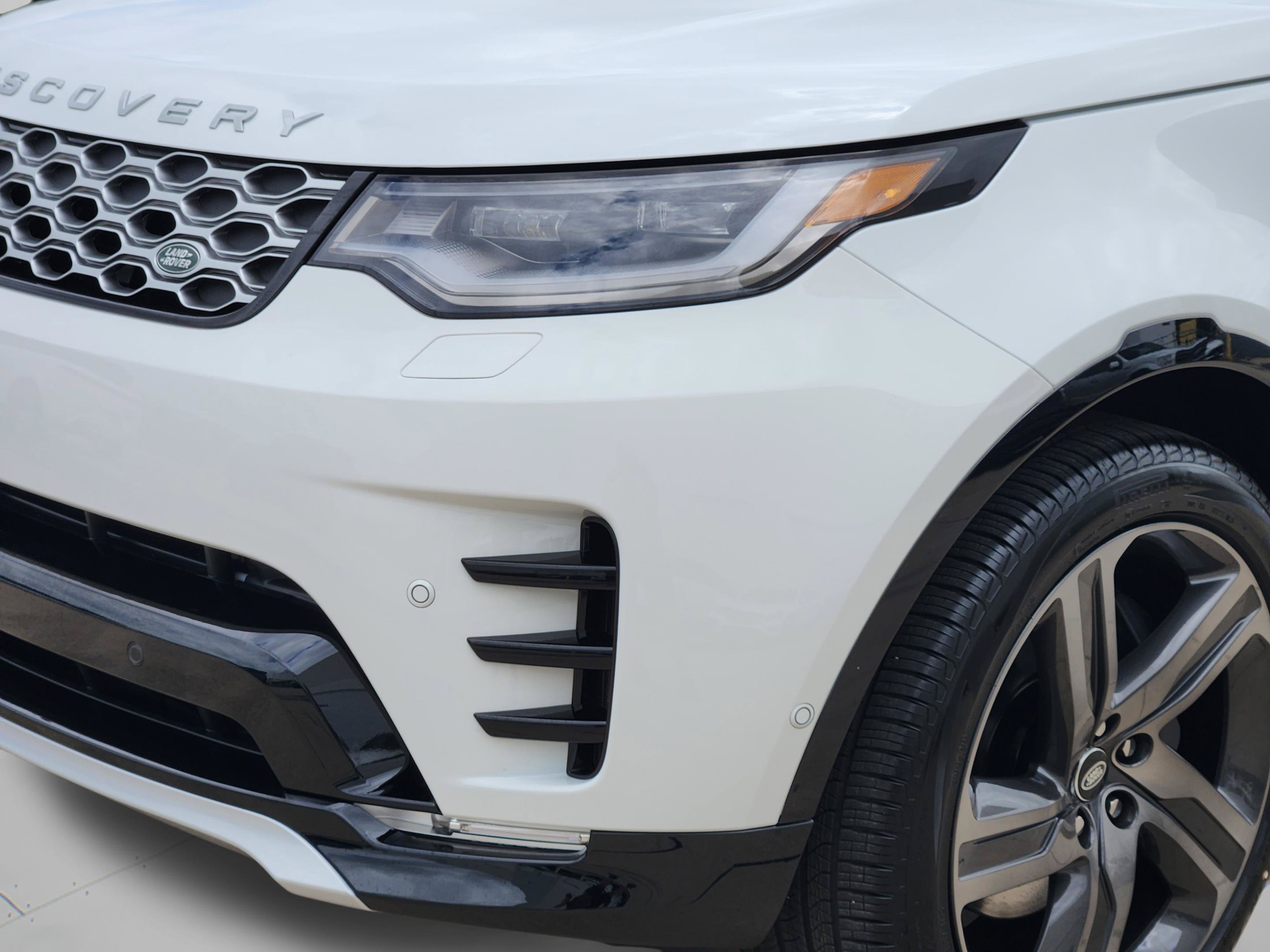 New 2026 Land Rover Discovery Limited Edition AWD/4WD image 32