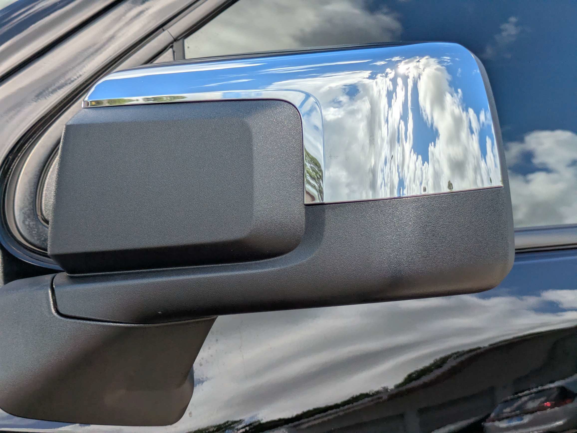 Used 2025 Chevrolet Silverado 1500 LT AWD/4WD image 31