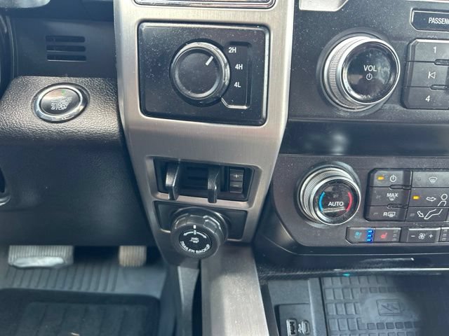 Used 2021 Ford F350 Platinum w/ FX4 Off-Road Package AWD/4WD image 30