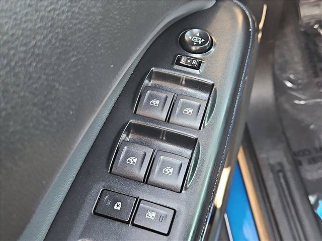Used 2022 Chevrolet Colorado Z71 AWD/4WD image 11