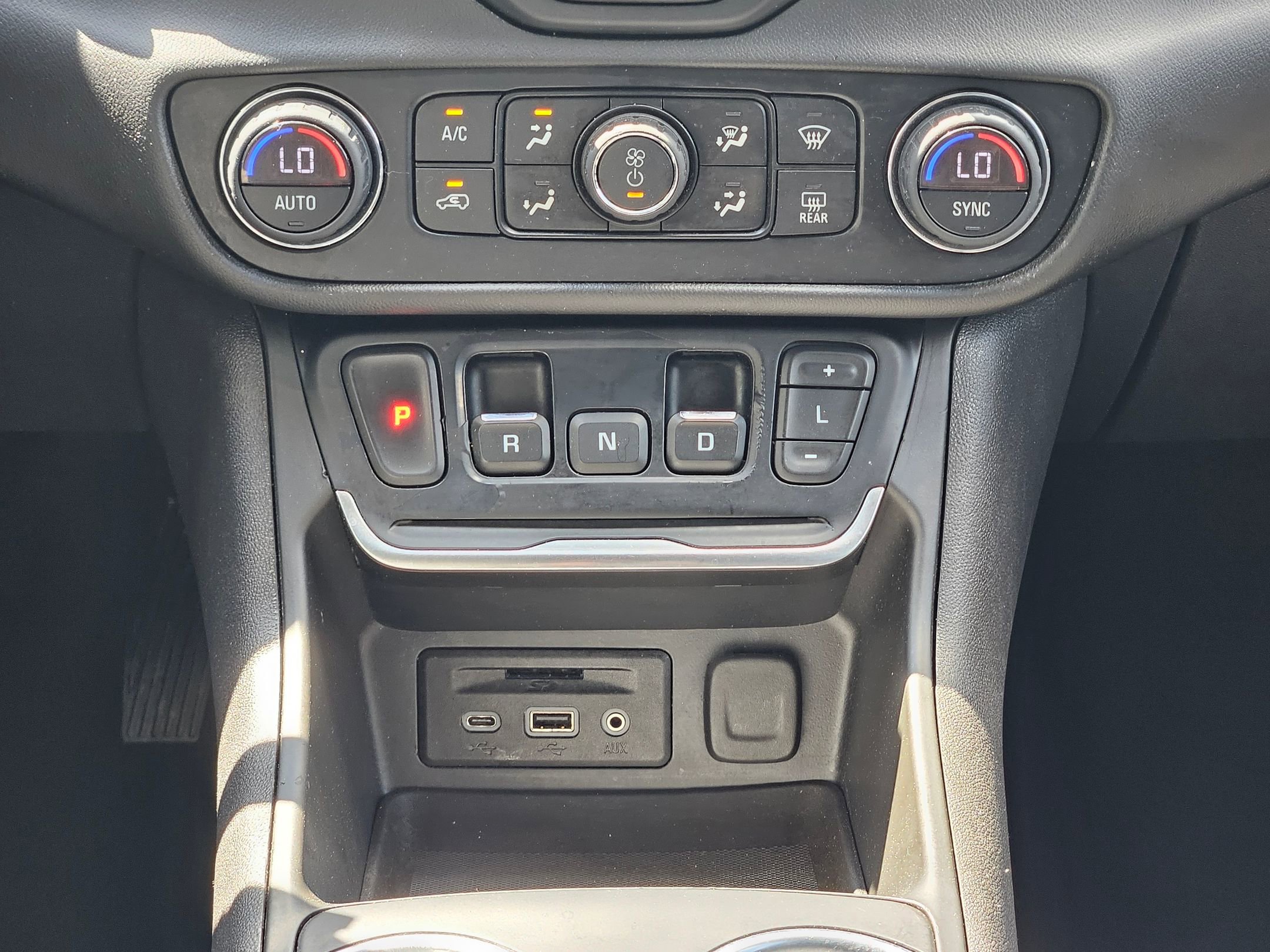 Used 2019 GMC Terrain SLT w/ Preferred Package image 14