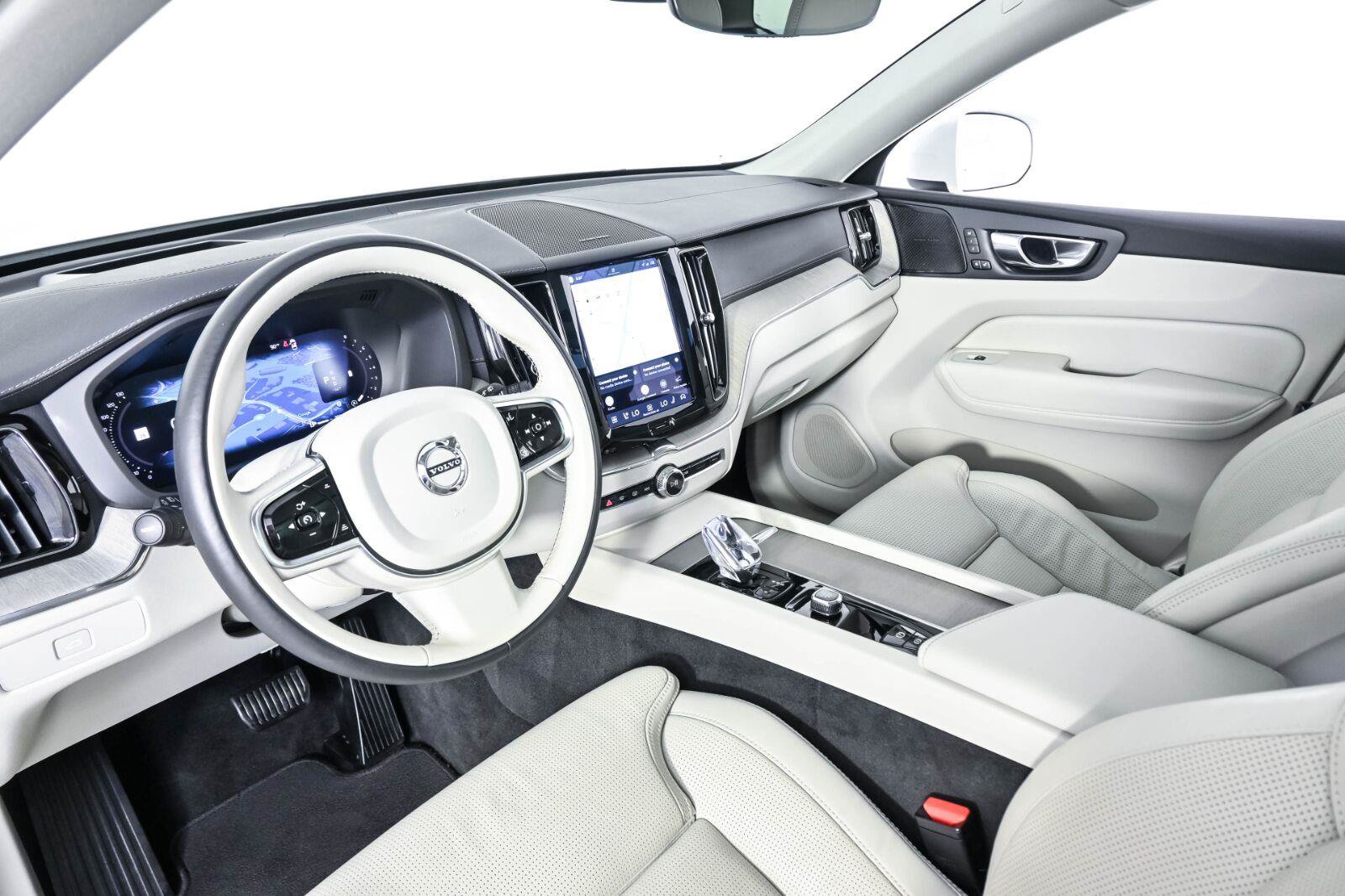 Certified 2023 Volvo XC60 B5 Ultimate FWD image 5