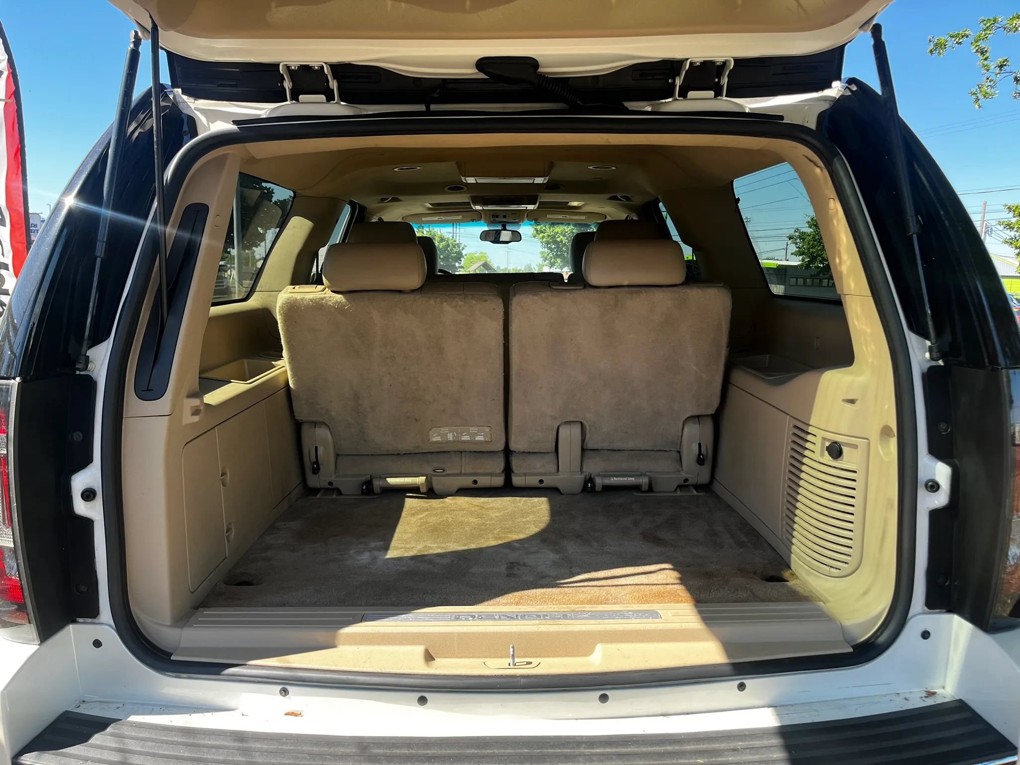 Used 2012 GMC Yukon XL Denali AWD/4WD image 14