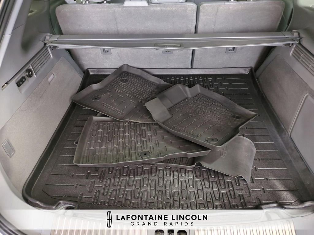 Certified 2022 Lincoln Nautilus Reserve w/ Equipment Group 202A image 30