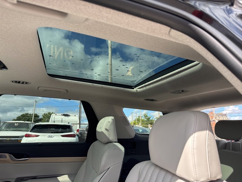 New 2025 Hyundai Palisade Limited image 17