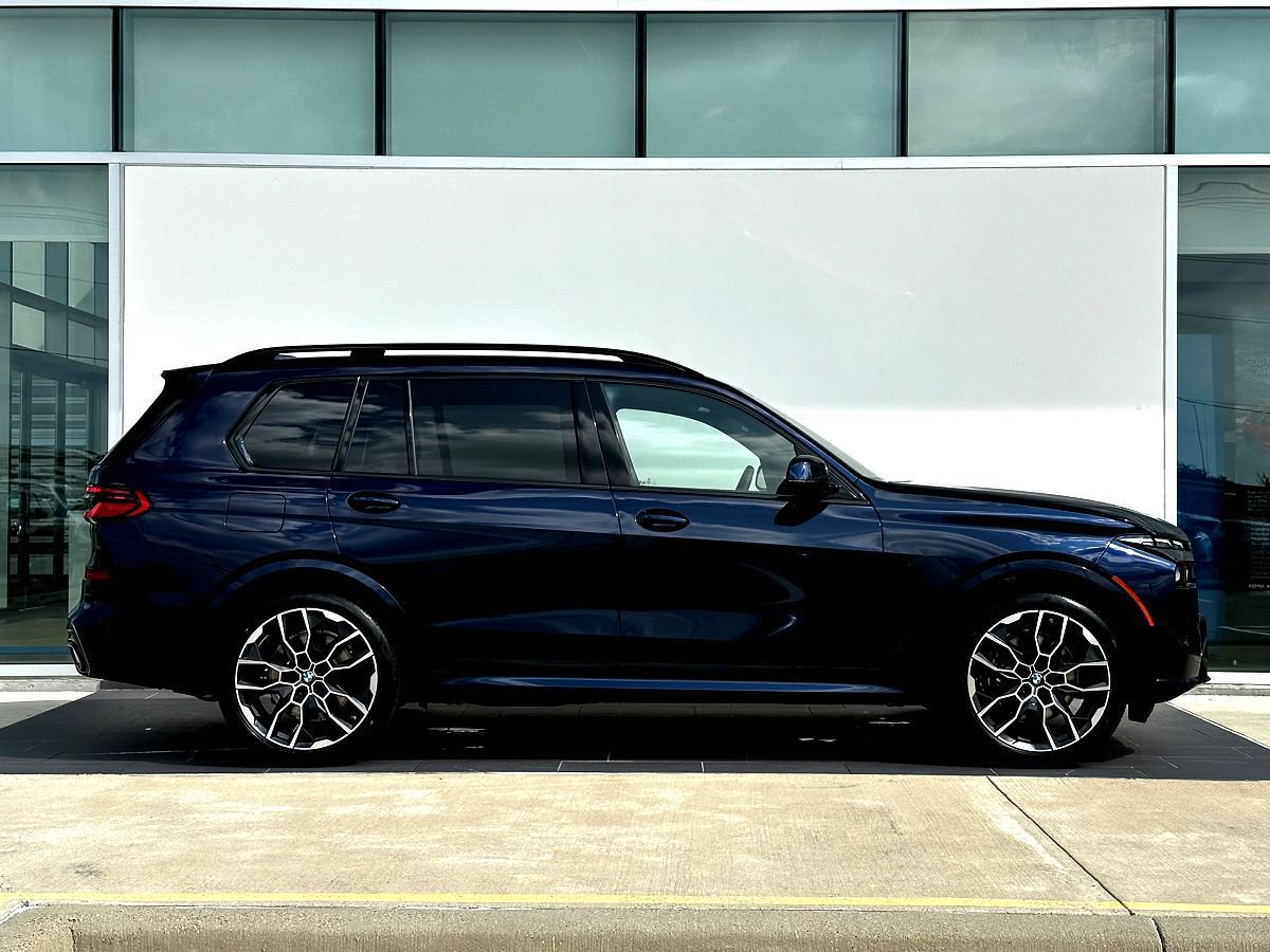 New 2026 BMW X7 xDrive40i w/ M Sport Package image 3