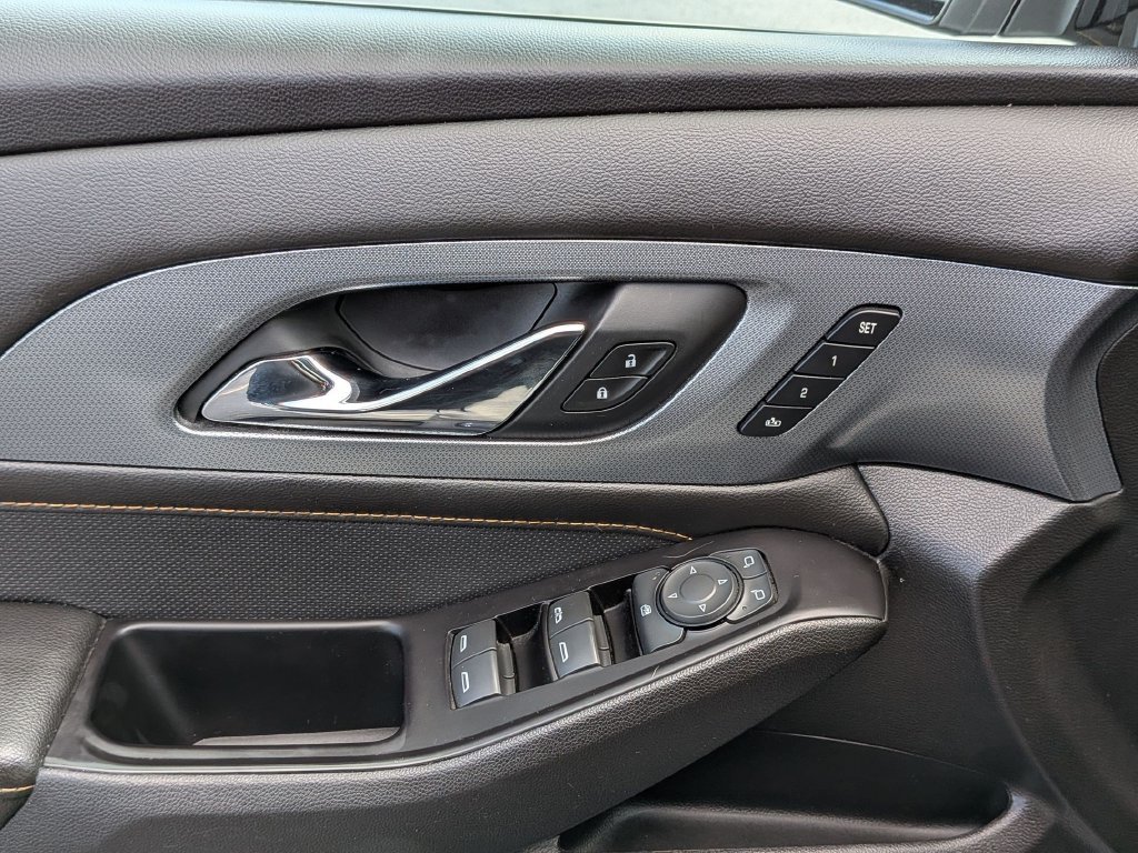 Used 2019 Chevrolet Traverse Premier w/ Redline Edition AWD/4WD image 11