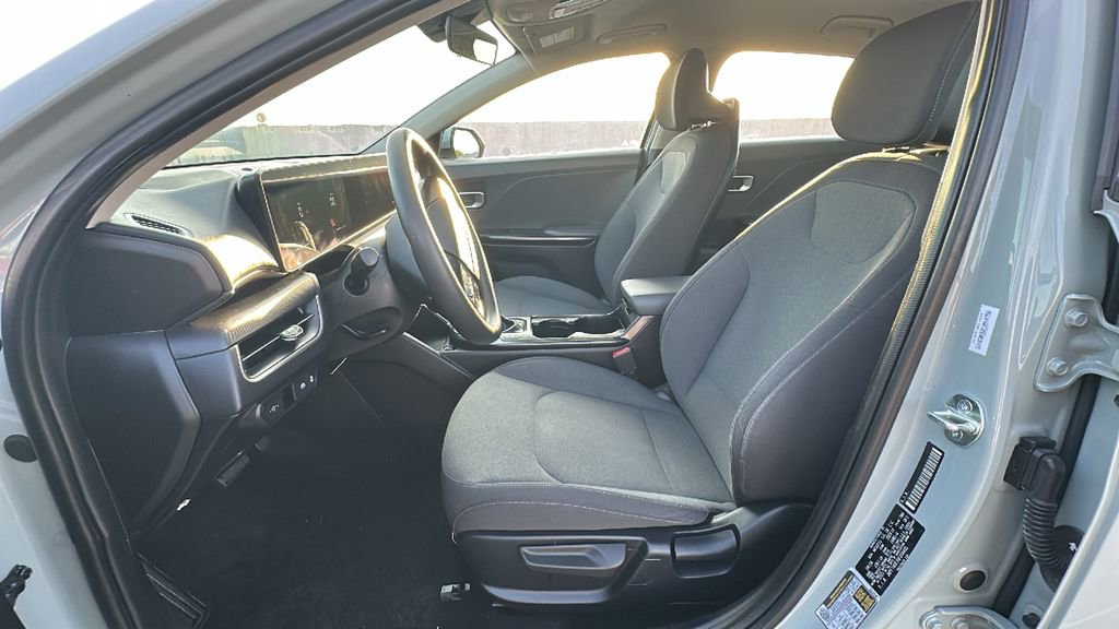 Used 2025 Kia K4 LXS image 4