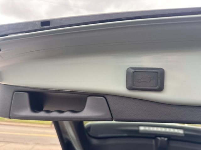 Used 2021 Toyota RAV4 XLE Premium image 45