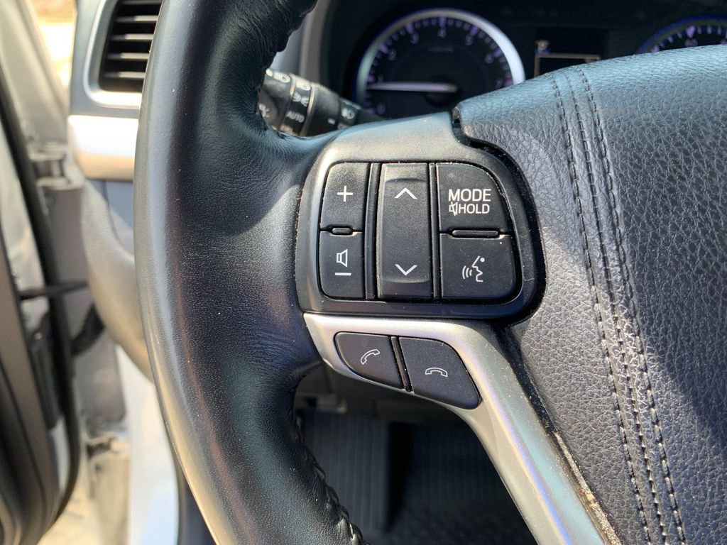 Used 2018 Toyota Highlander Limited image 31