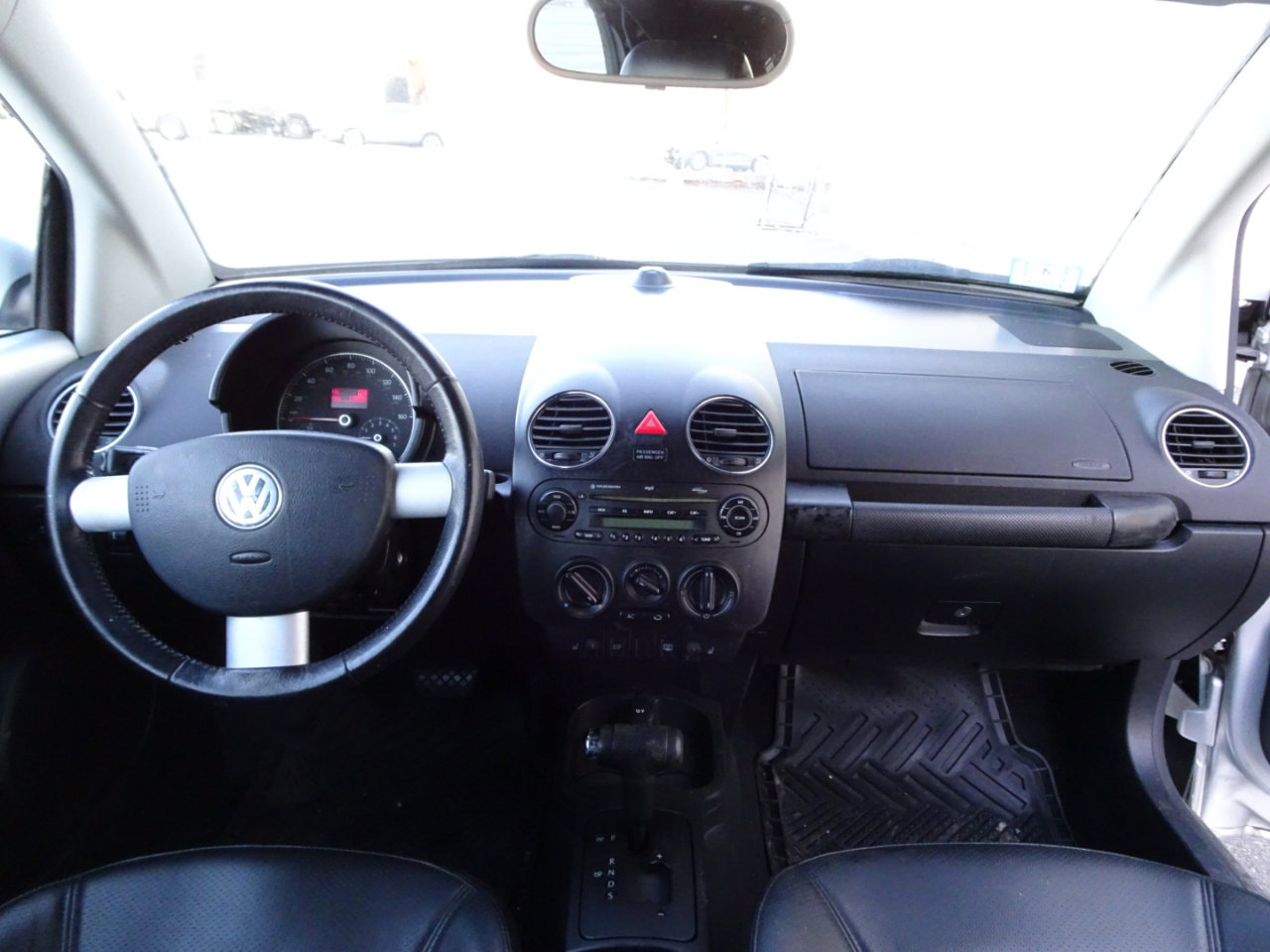 Used 2006 Volkswagen Beetle Convertible w/ Package 2 image 12